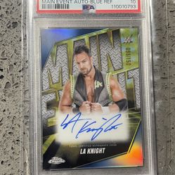 LA KNIGHT PSA 10 2025 TOPPS MAIN EVENT CHROME WWE BLUE REFRACTOR AUTO 098/150 