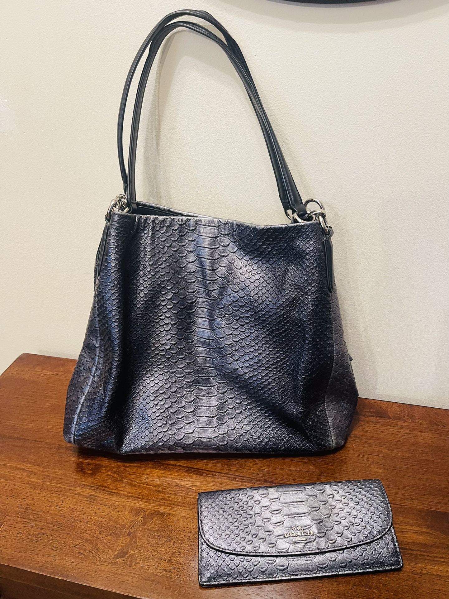 Awesome Coach Purse And Wallet