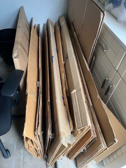 Free wardrobe boxes, no bar