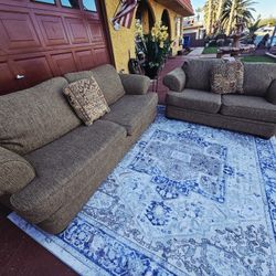 Beautiful Set 2 Couches Like New Totally Deep Clean Good Condition No Stains No Smell 