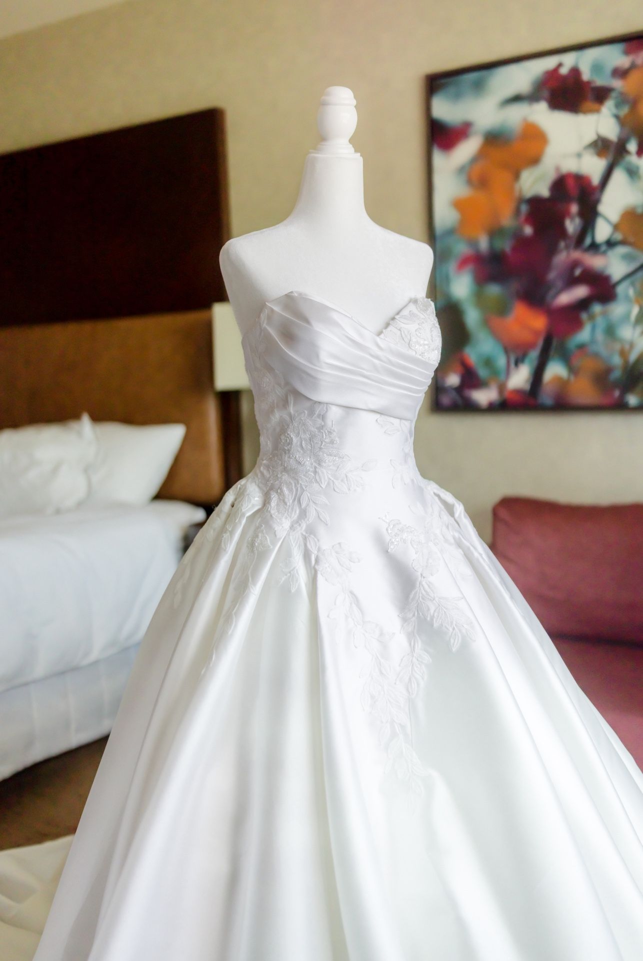 Stella Ivory Wedding Dress Gown Size 4 with Matching Veil