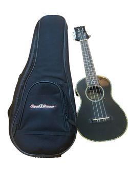 Mitchell MU75BK Concert Ukulele + Road Runner Gig Bag – Like New (Local Pickup Only)