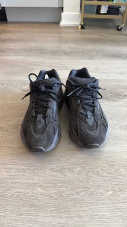 Yeezy 700 V2 Vanta