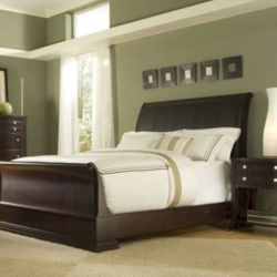 Broyhill Furniture Affinity Collection Bedroom Set Queen Sleigh Bed Drawer Chest Two Night Stands