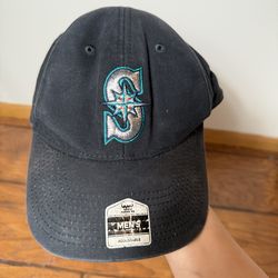 A Fan Favorite brand Seattle Mariners adjustable strapback baseball cap One size fits all  Smoke free home