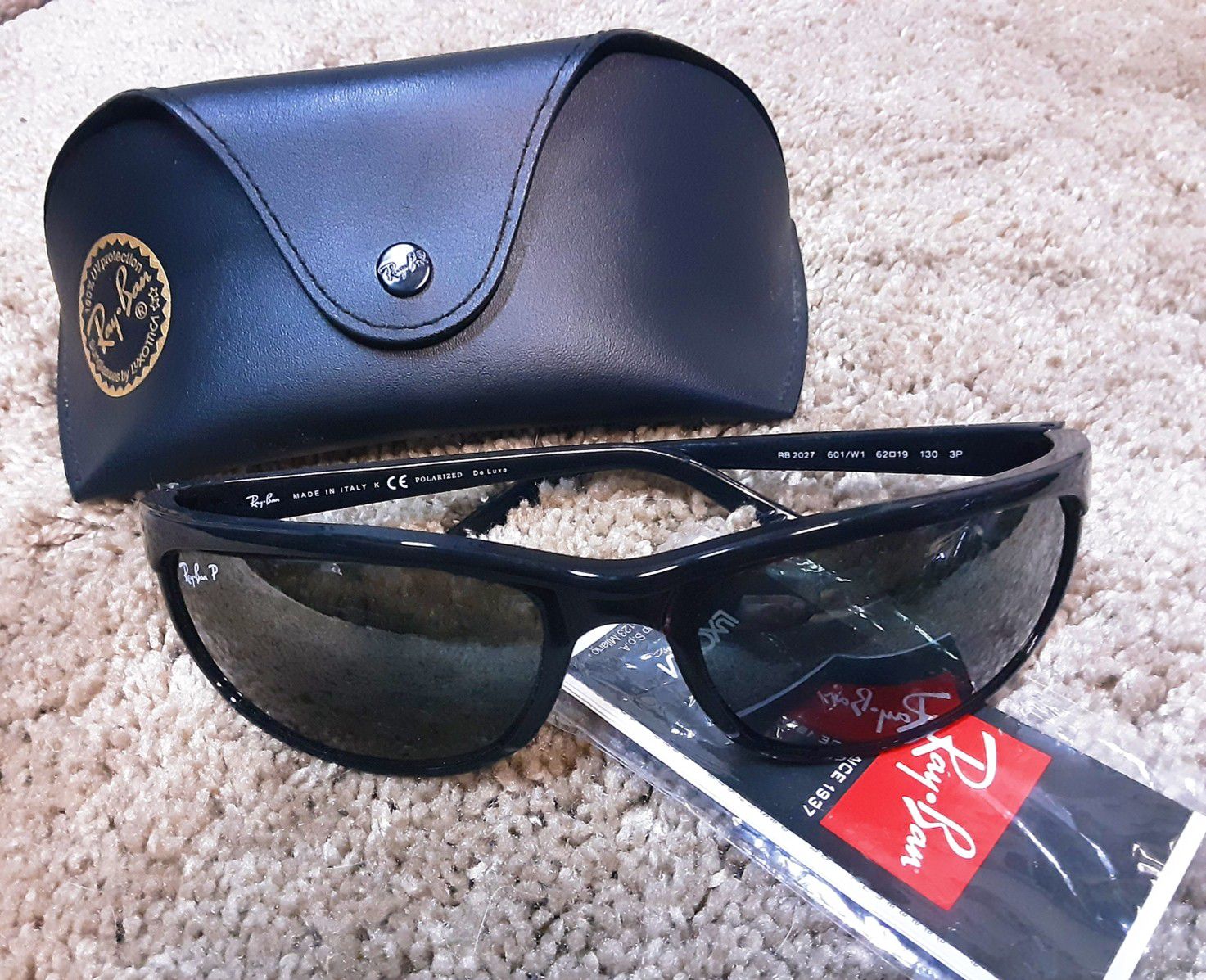 New authentic men's RAY-BAN RB2027 PREDATOR 2 Polarized sunglasses ( No cracks or scratches)