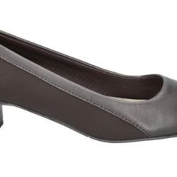 NIB - Easy Street Women's Brown Dottie Slip-on Pumps size 6.5N