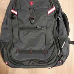 SWISSGEAR Core Travel 22" Backpa

