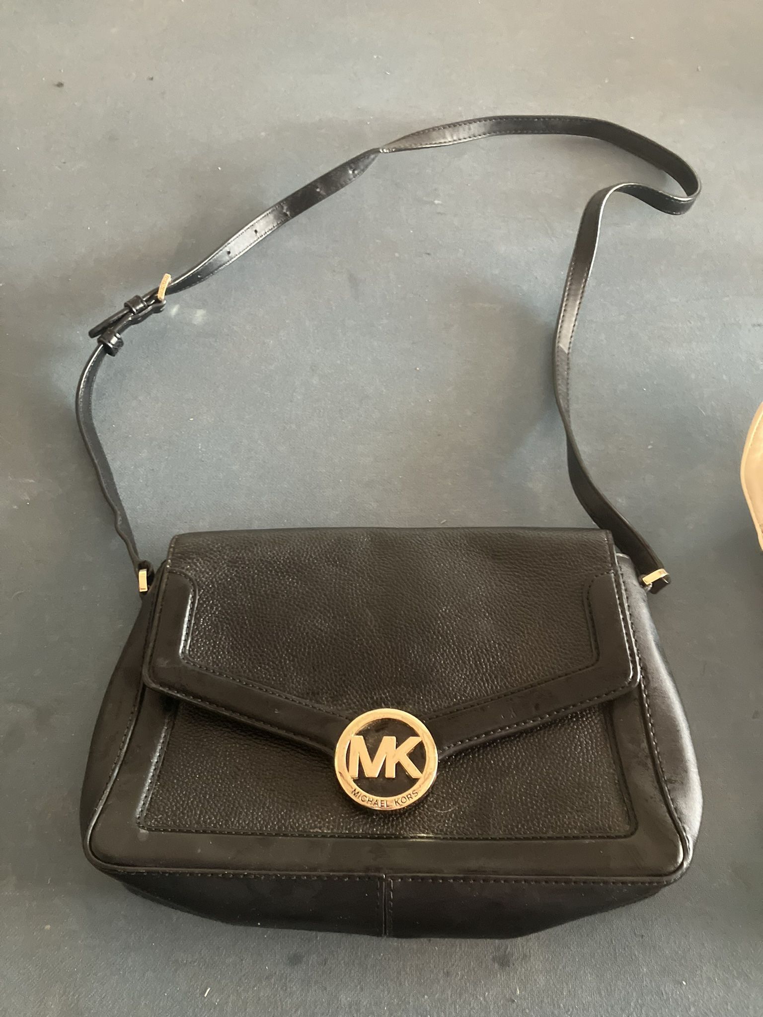 Authentic Michael Kors Purse Excellent Condition 
