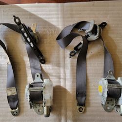 2009 Toyota Camry Front Seat Belts LH & RH Parts