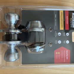 Kwikset Satin Crome Keyed Entry Door Knob and Single Cylinder Deadbolt Combo Pack
