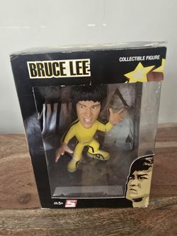 Round 5 Bruce Lee Titan Series 1 Game of Death Collectible Figure — PN 70011.