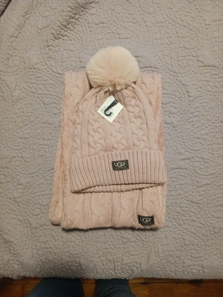 Uggs Hat And Scarf Set 