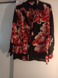 Size 14 Beautiful Blouse with 2 split On The Side,i Love This Blouse but i Can't wear It.