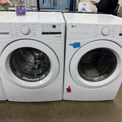 New Open Box LG White Front Load Washer And Gas Dryer Set 
