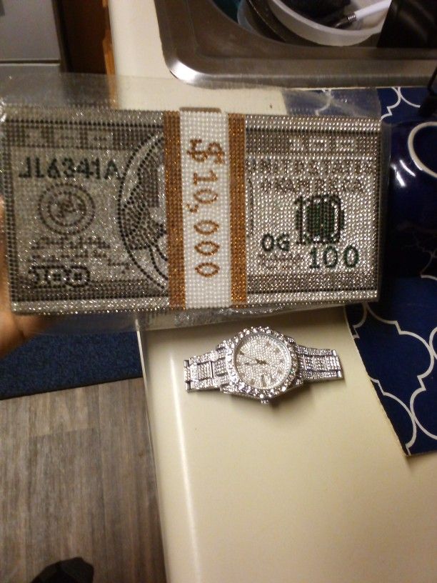 Pocketbook W/Detachable Chain And Watch