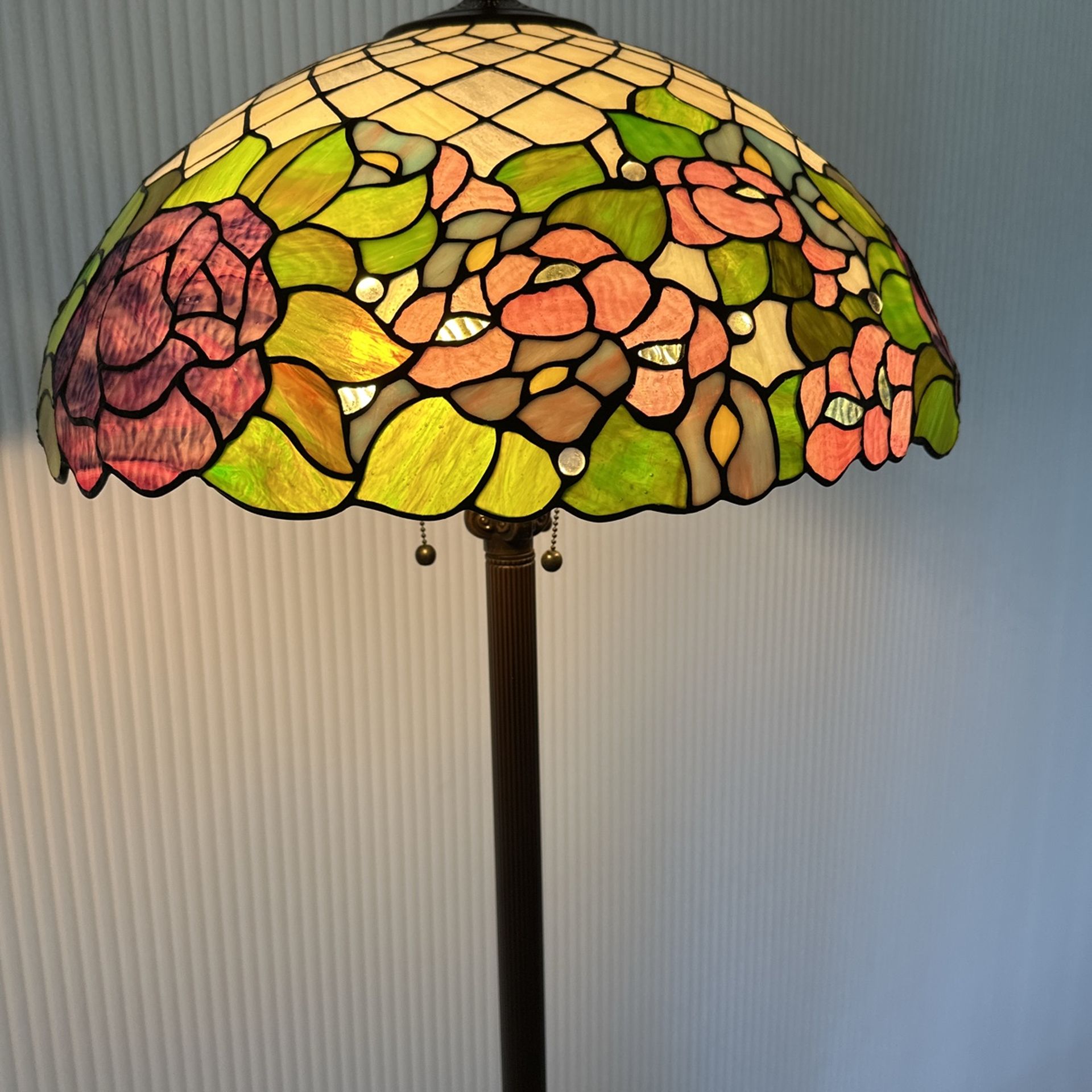 Stain Glass Lamp Shade & Stand