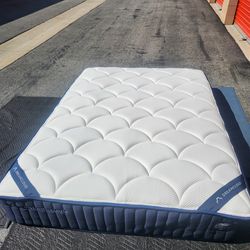 Firm Queen size mattress: DreamCloud Classic Hybrid