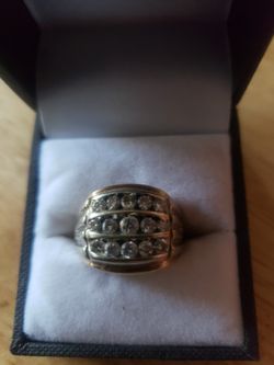 Is men's gold and diamond ring