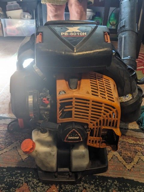 Echo Commercial leaf blower / Vacuum