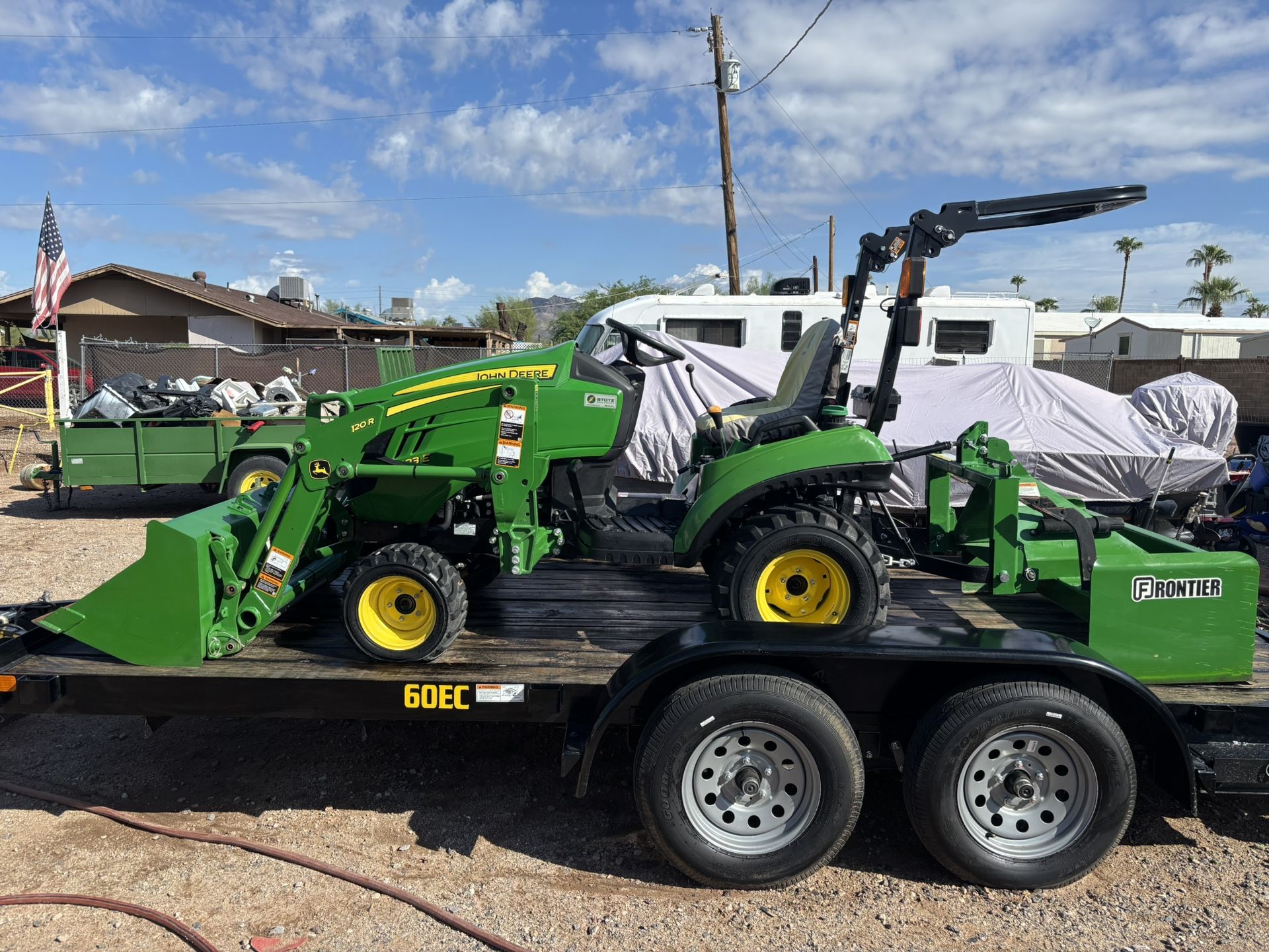 John Deere 1023e