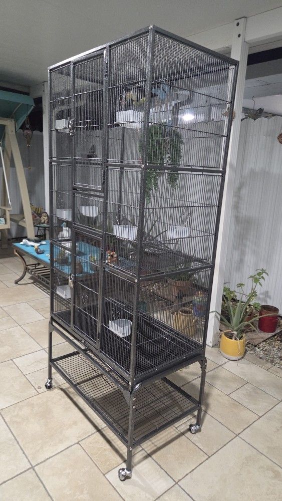 Jaula Negra Para Aves En Exelentes Condiciones Nueva 