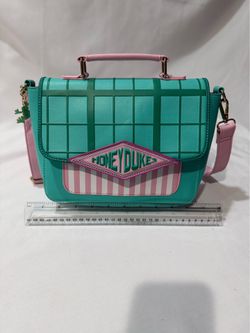 Harry Potter Lounge Fly Honeydukes Frog Charm Crossbody.