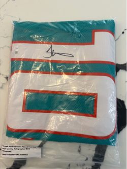 Tyreek Hill Signed Miami Dolphins Custom Jersey - Beckett Witnessed COA