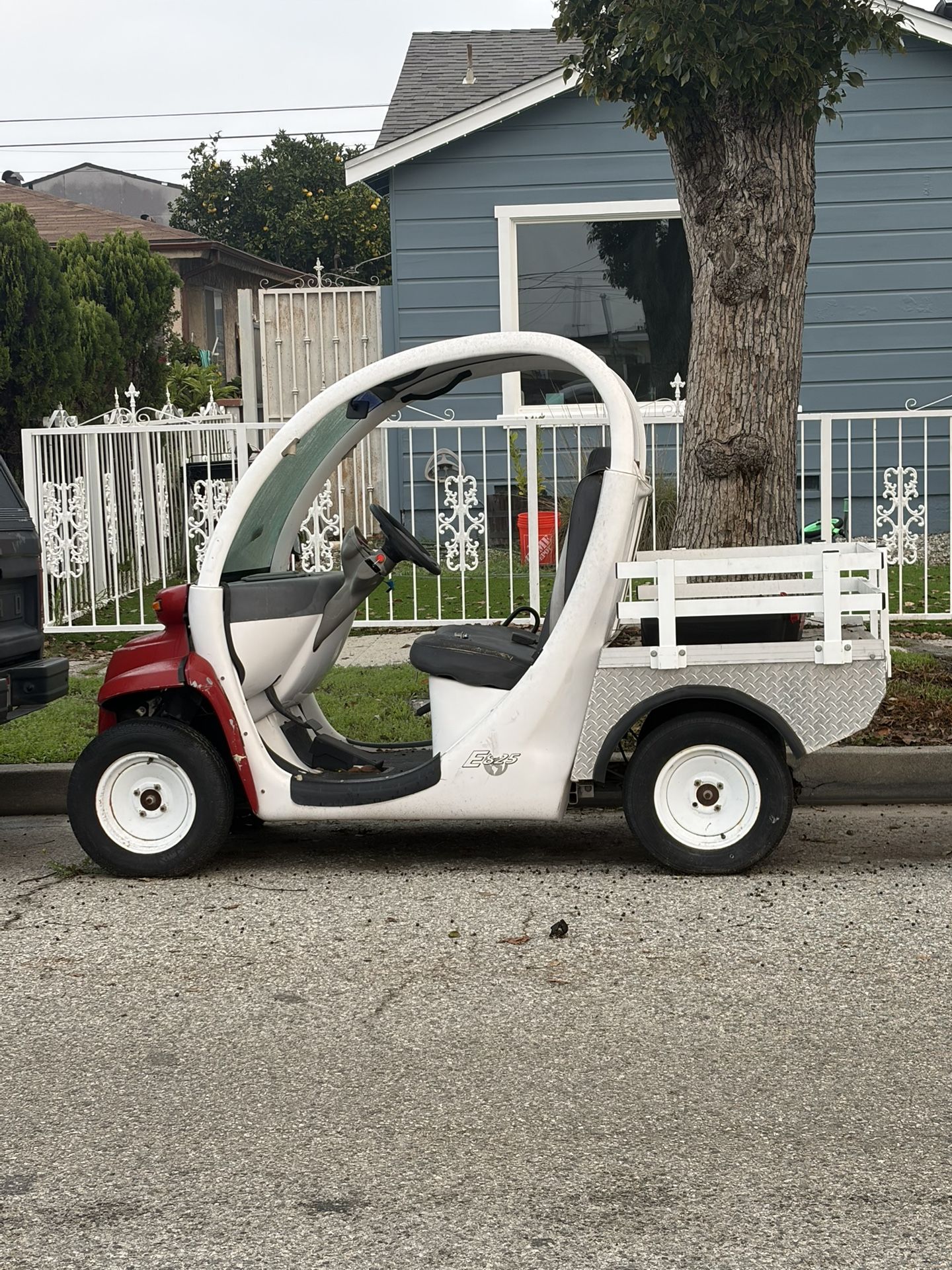 2001 Gem Polaris Golf Cart E825