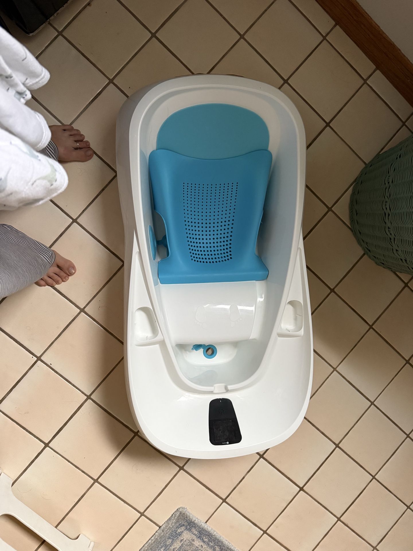 4moms baby bath and robe
