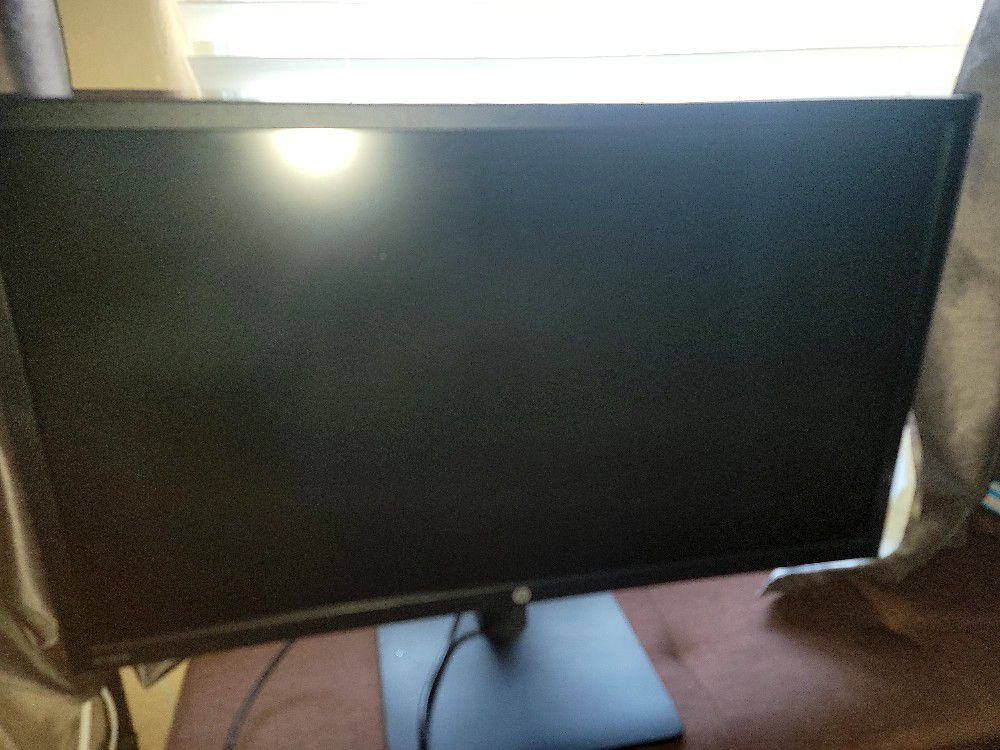 Hp V28 4k Monitor True 4k Excellent Condition With Original Box And All Cables Year Old Can Try Before You Buy 