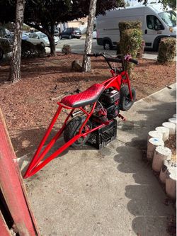 Mini bike for sell it go 51 mph it has a governor delete bigger carburetor 420 chain 420s sprocket 420 clutch custom touching on the seat trumpet exha