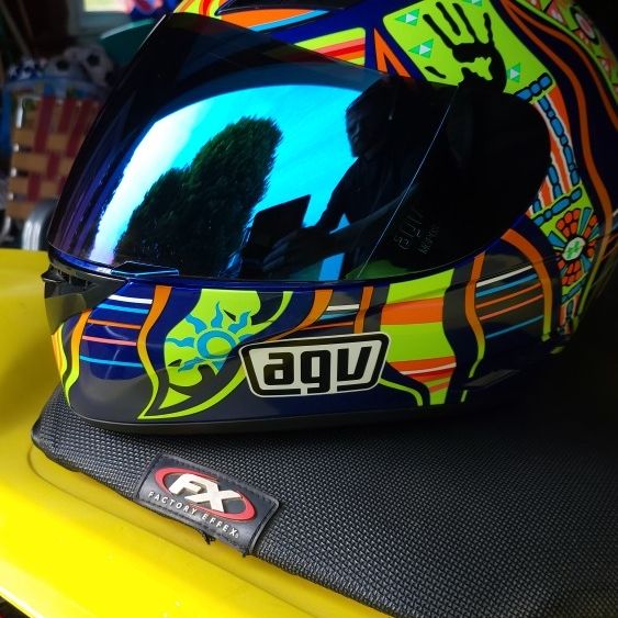 aaron craefer arai replica helmet Arai Surprises Josh Hayes With Exclusive Carbon-Fiber Racing Helmet