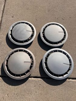 VW Vanagon hub caps