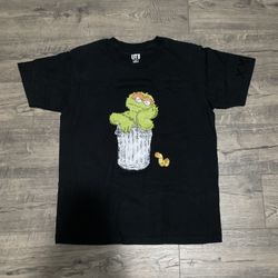 Kaws  uniqlo tee