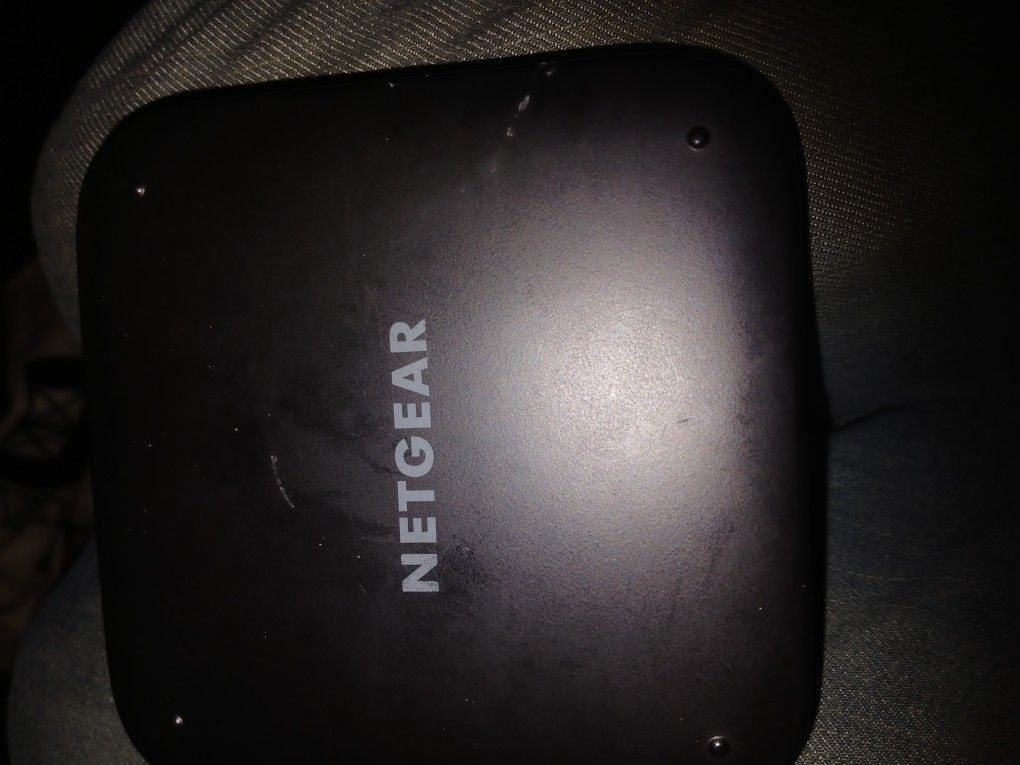 Netgear Nighthawk M6 5G Wi-Fi 6 Mobile Hotspot Router