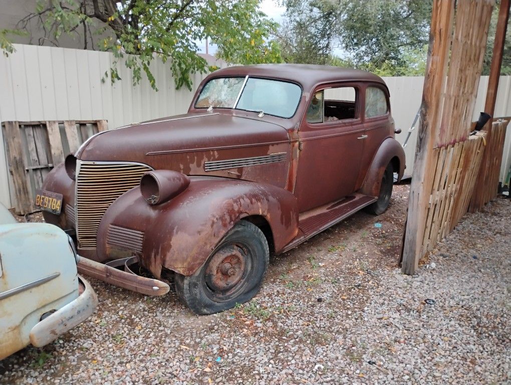 39 Master Deluxe 2 Door