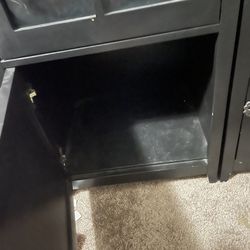 Cabinets/hutch/bookcase 