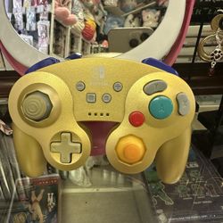 Hold Nintendo Switch Controller