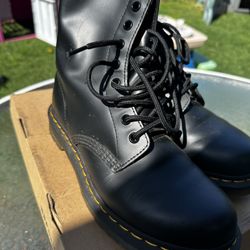 Dr Marten Boots