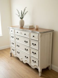 Large dresser, 12 drawers