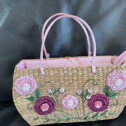 Woven Straw Floral Embroidered Handbag