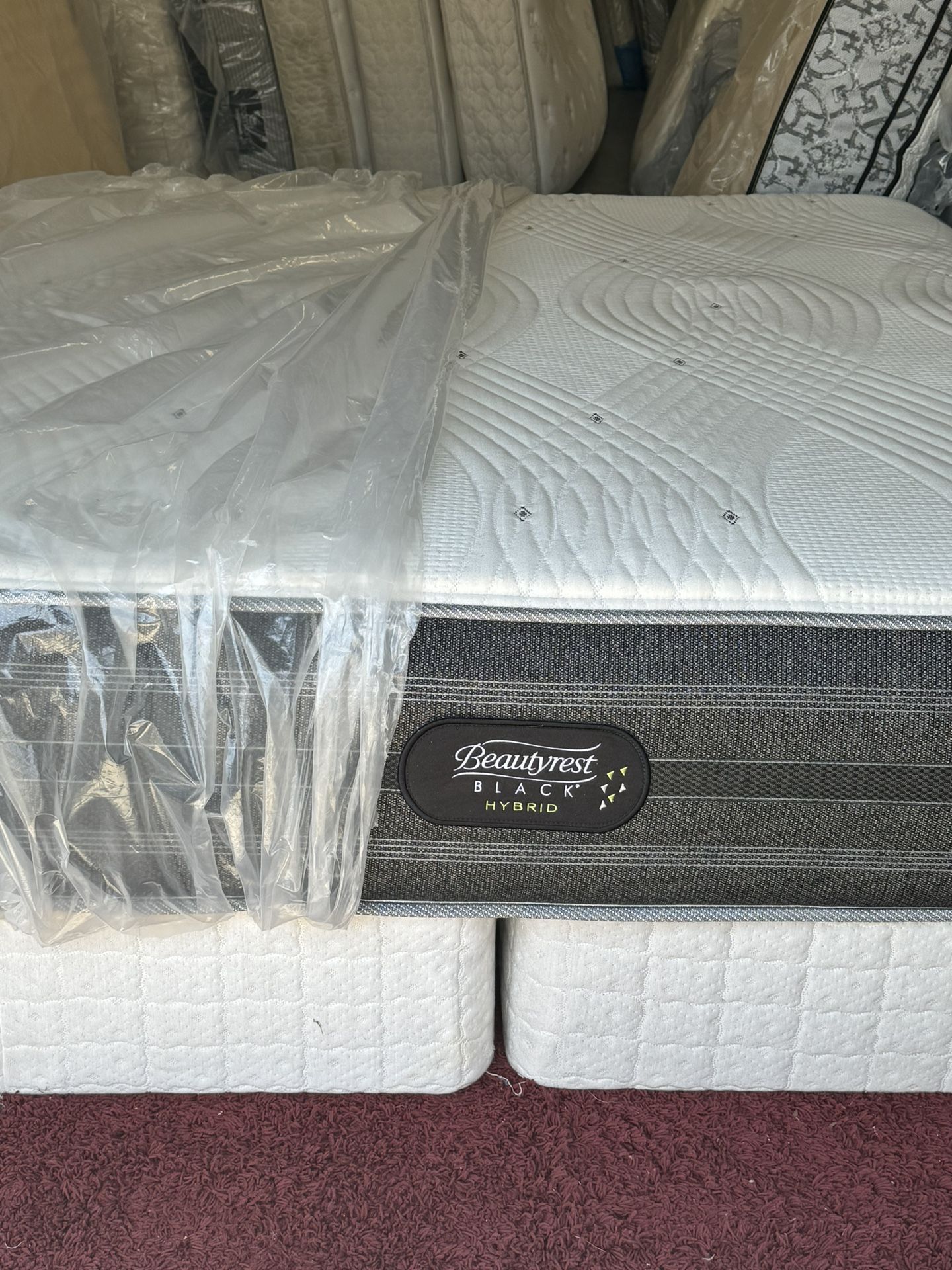 KING SIZE BEAUTYREST BLACK HYBRID MATTRESS WITH BOX SPRING DELIVERY