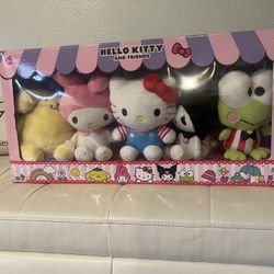 Hello kitty And Friends 5 Plushies 