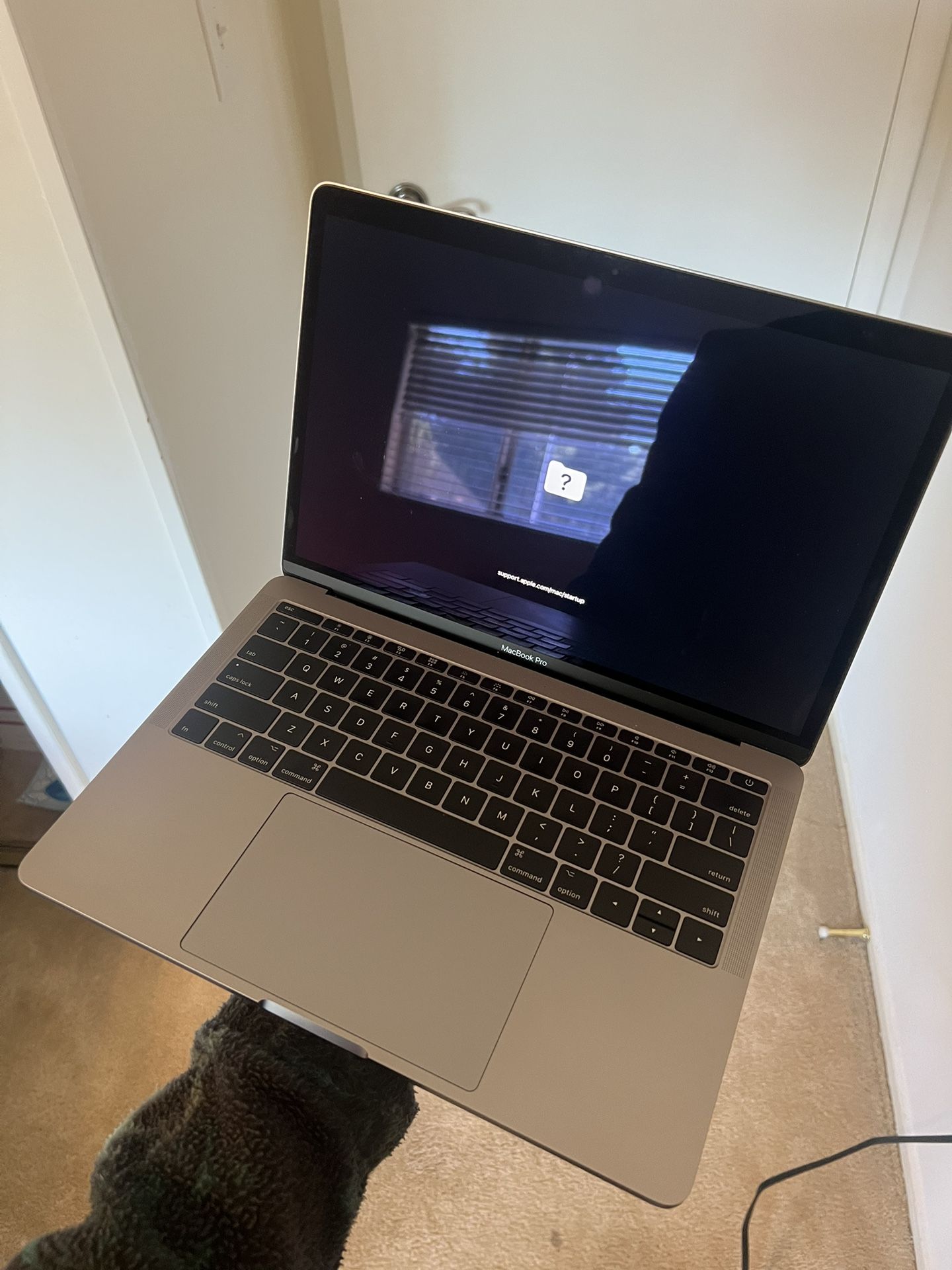 apple MacBook Pro 2017 - for parts 