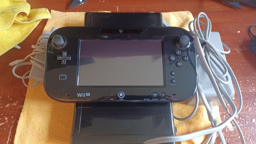 Wii U 32GB Black WUP-01 (Refurbished Read DESCRIPTION) *Offers are welcomed and Encouraged
