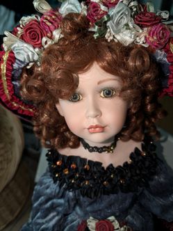 Mundia Collection Limited Edition Porcelain Doll – Christina Berry 2002 – Sculpted by Tuss – Original Stand