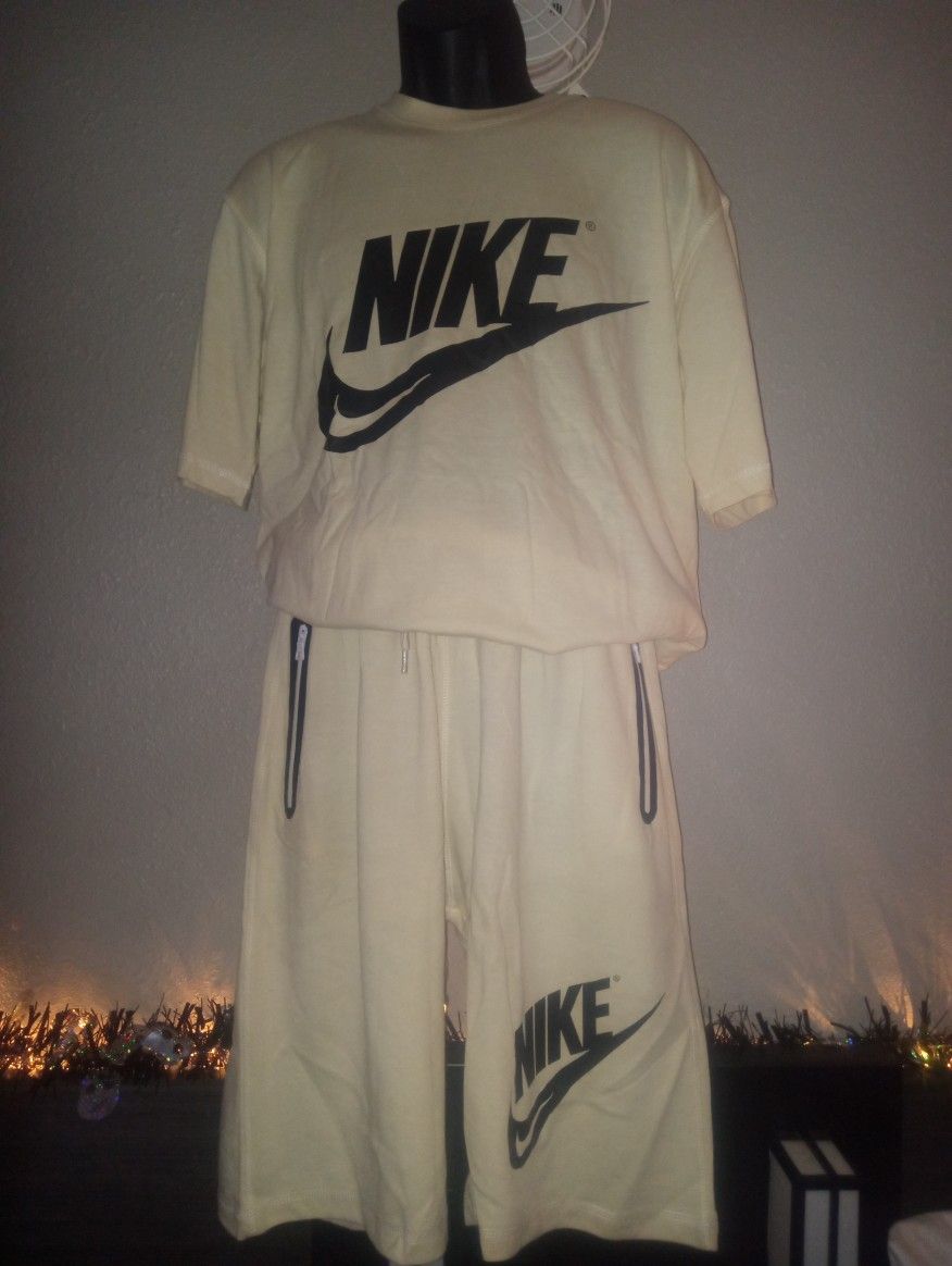 Nike Tech Short Set. Size 2x. New Winter Sale.