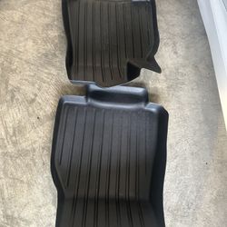 Tesla SUV Model Y Rubber Mats/ Local sell