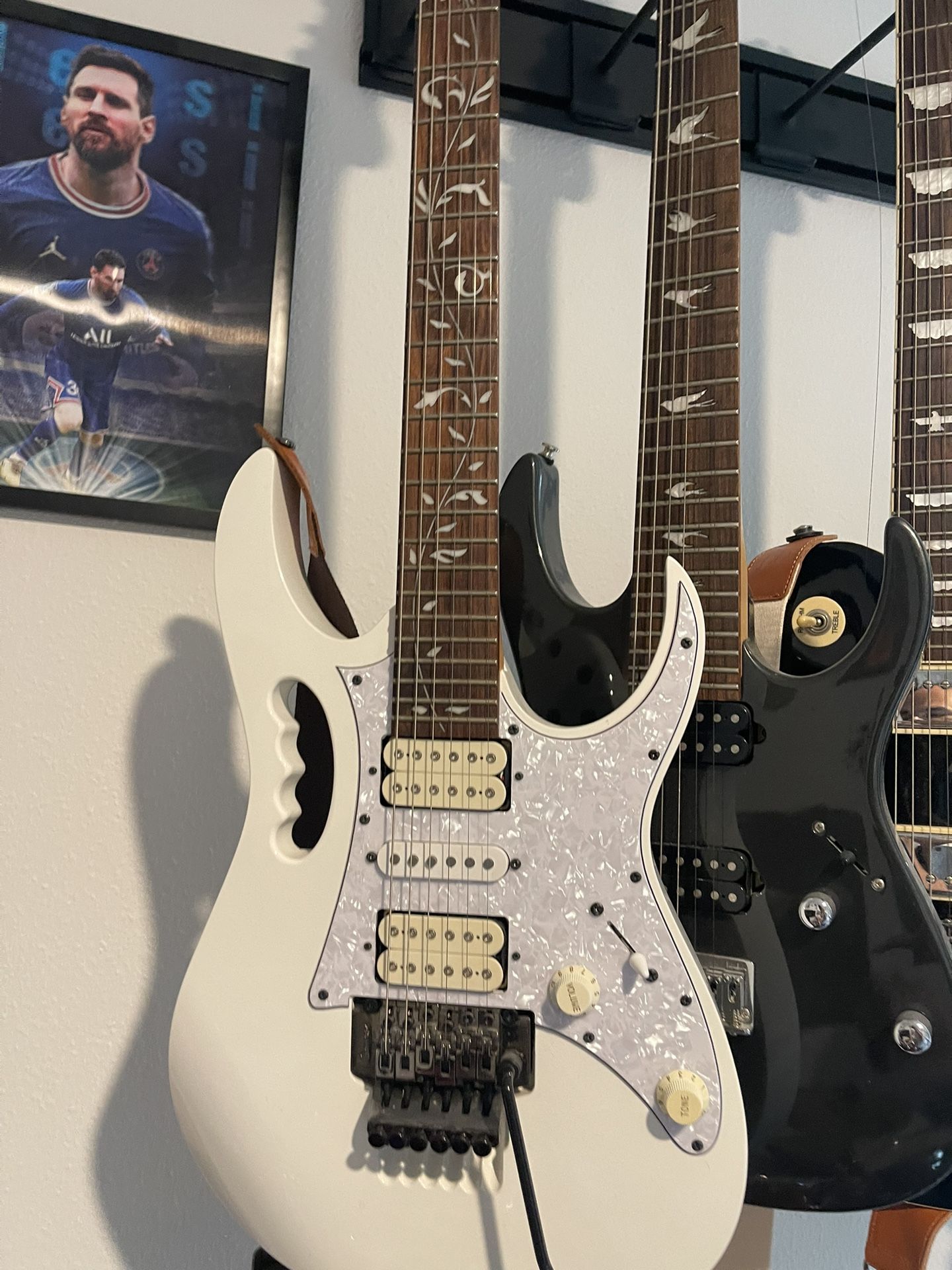 Guitar Ibanez JEMjr White